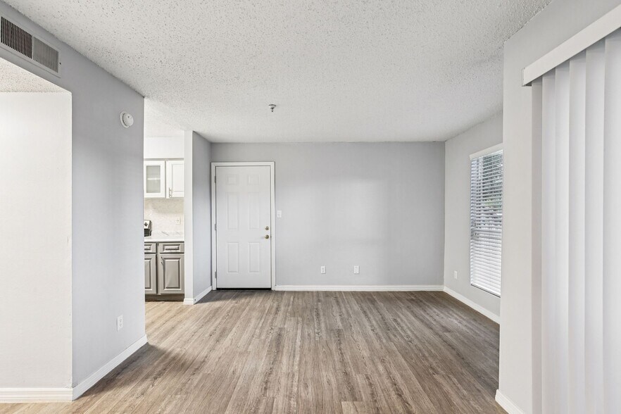 More Photos Of 4610 N Armenia Ave, Tampa Apartments For Sale