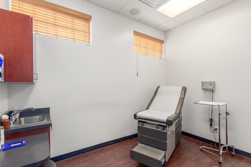 More Photos Of 1818 E Baseline Rd, Mesa Medical For Lease