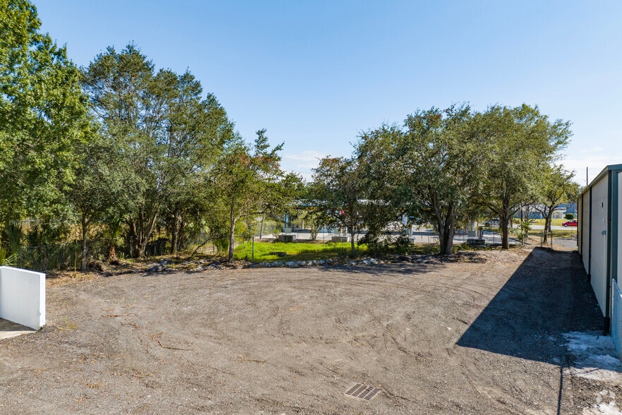 More Photos Of 26611 Wesley Chapel Blvd, Lutz Warehouse For Lease