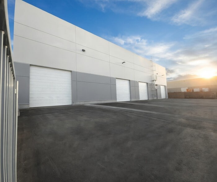 More Photos Of 7600 W Arby Ave, Las Vegas Industrial For Sale