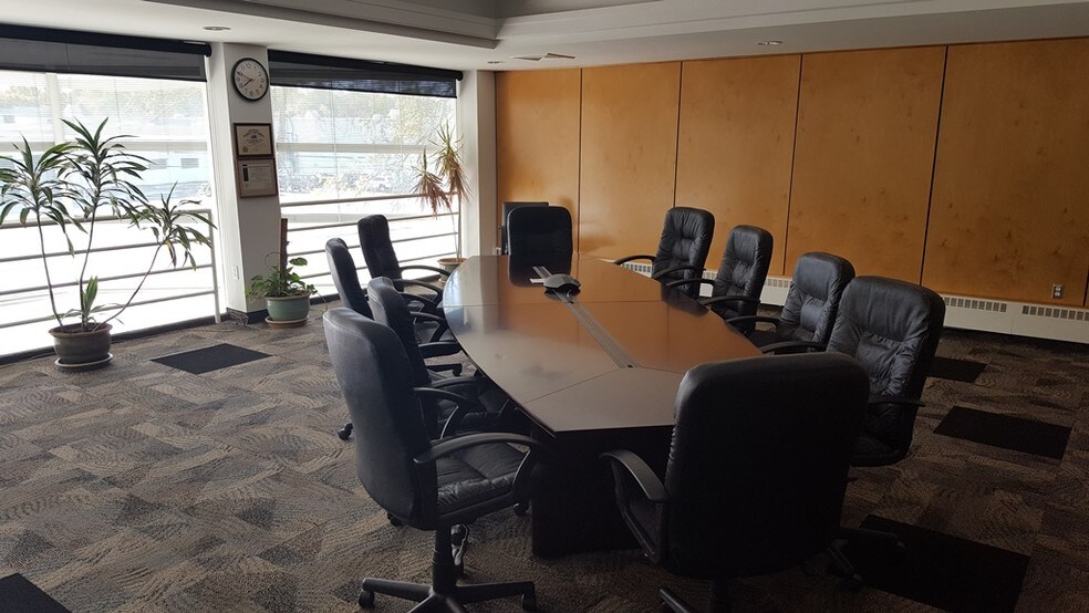 More Photos Of 99 Mechanic St, Pawcatuck Office For Sale