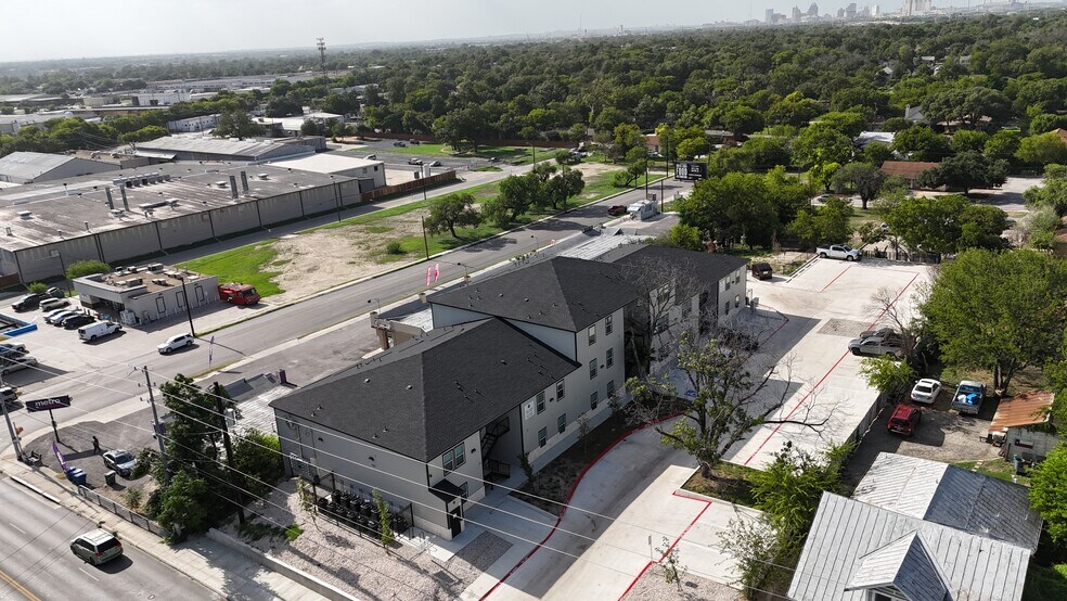 More Photos Of 1501 E Southcross Blvd, San Antonio Apartments For Sale