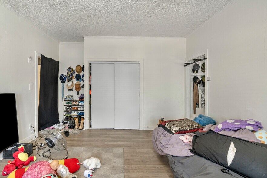 More Photos Of 600 N Soto St, Los Angeles Apartments For Sale