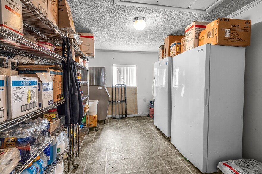 More Photos Of 697 W Cherry St, Jesup Restaurant For Sale