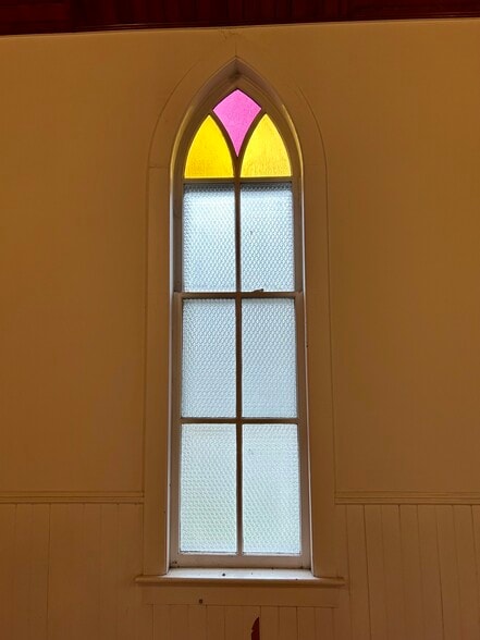 More Photos Of 2008 Sullivan Trail, Tannersville Religious Facility For Lease