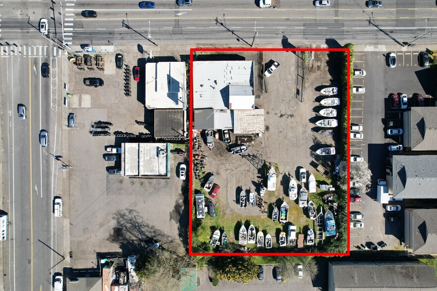 More Photos Of 14900 SE Stark St, Portland Storefront Retail Residential For Sale