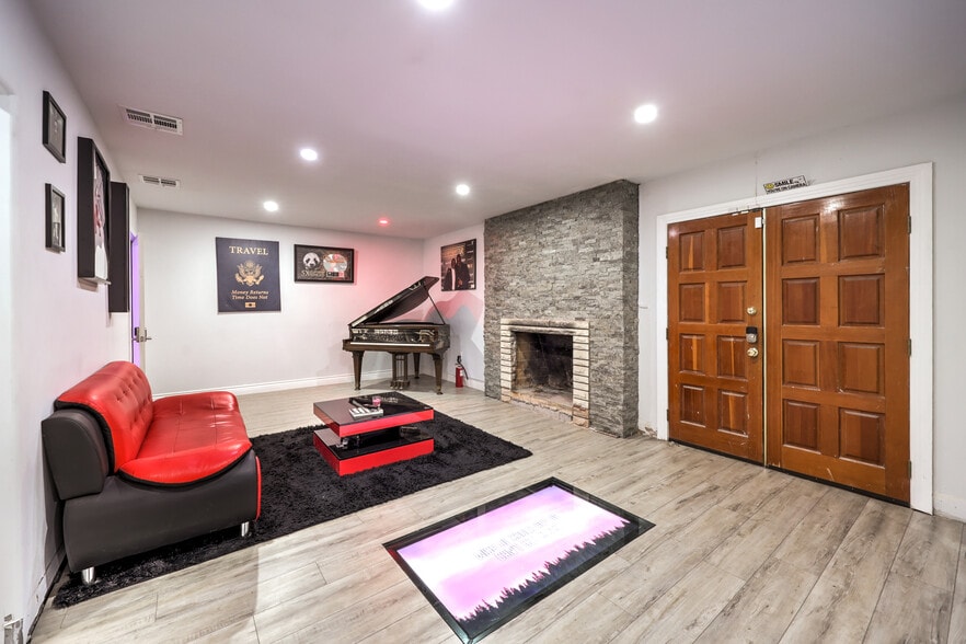 More Photos Of 621 S 10th St, Las Vegas Loft Creative Space For Sale