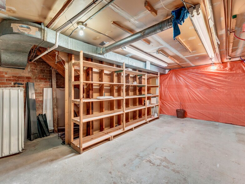 More Photos Of 622 3 St SE, Medicine Hat General Retail For Lease