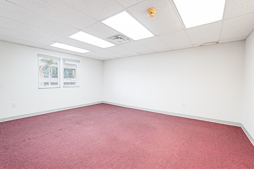 More Photos Of 524 9th St W, Bradenton Office For Lease