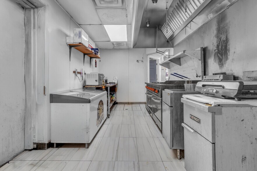 More Photos Of 5577 County Road 174, Grenada General Retail For Sale