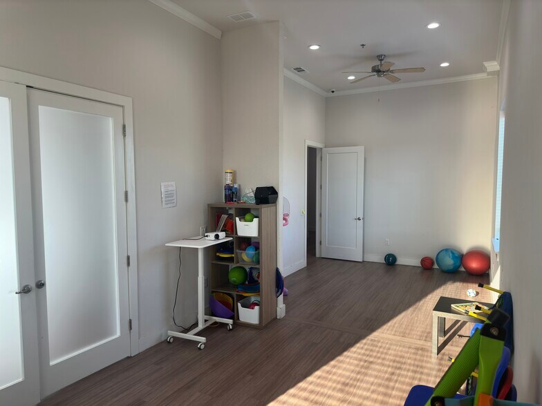 More Photos Of 1400 N Coit Rd, McKinney Medical For Sale