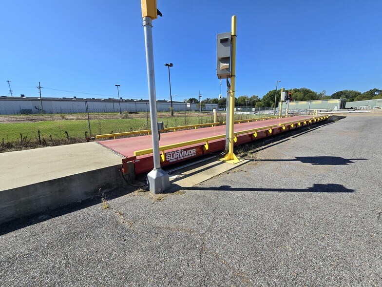 More Photos Of 2785 McCracken Rd, Hernando Manufacturing For Lease