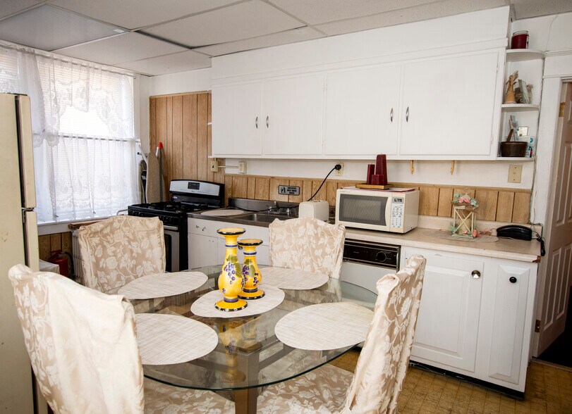 More Photos Of 900 E 9th St, Chester Religious Facility For Sale