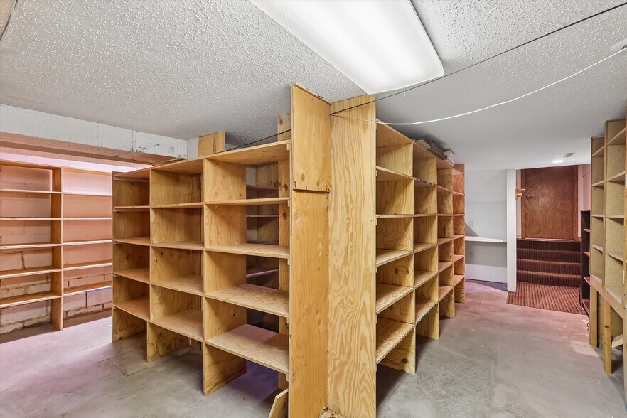 More Photos Of 535 Main St, Ames Office For Lease