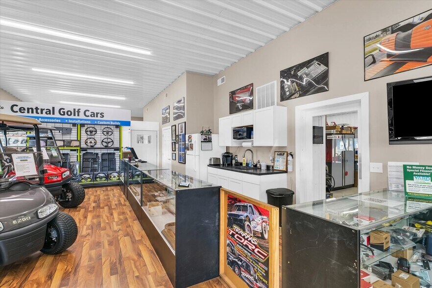 More Photos Of 109 Front St, Mansfield Industrial For Sale