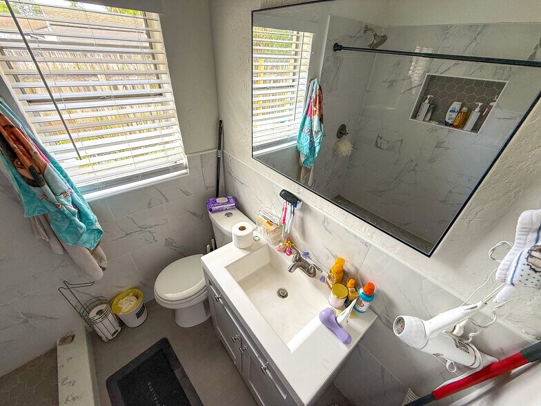 More Photos Of 3874 7th Ave N, Lake Worth Apartments For Sale