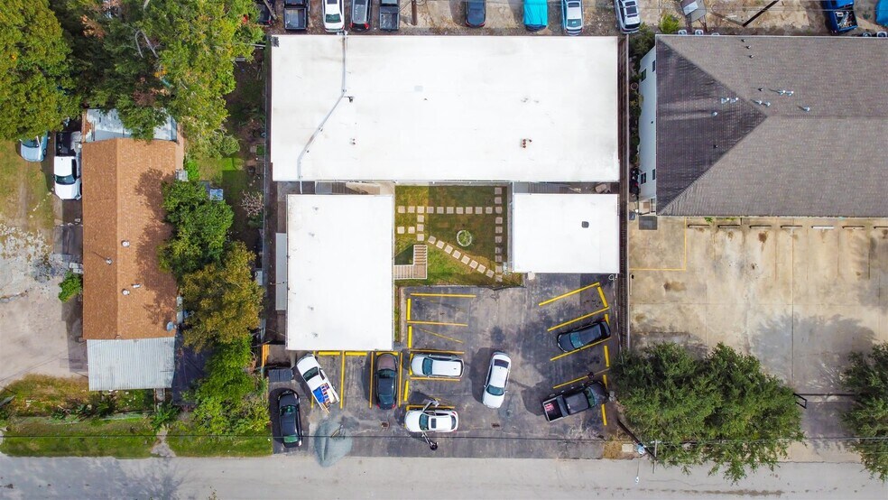 More Photos Of 1824 Thonig Rd, Houston Apartments For Sale