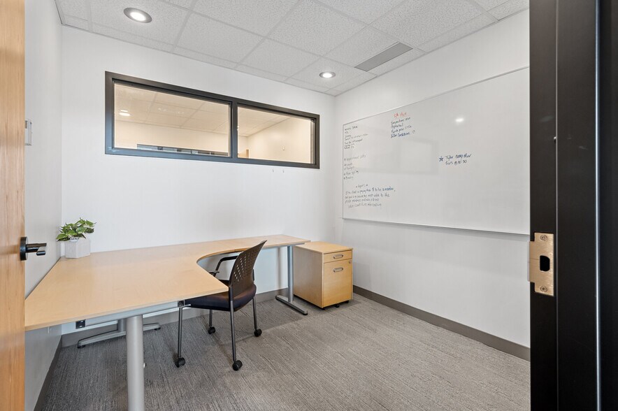 More Photos Of 1153 SE 16th Ave, Minneapolis Coworking Space