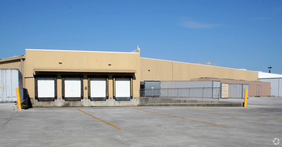 More Photos Of 3005-3031 MLK Jr Blvd, New Bern General Retail For Lease
