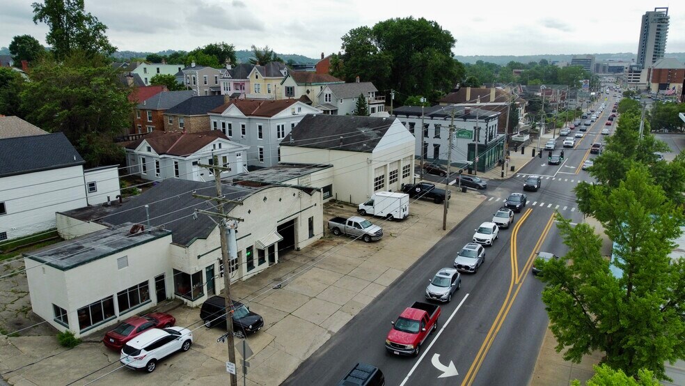 More Photos Of 180 Fairfield Ave, Bellevue Restaurant For Sale