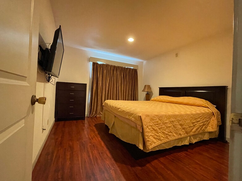 More Photos Of 1018 E Orangethorpe Ave, Anaheim Hotel For Sale