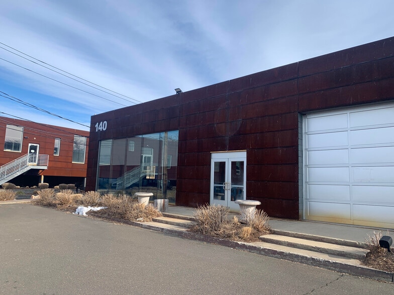 More Photos Of 140-A Water St, Norwalk Warehouse For Lease