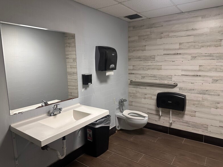 More Photos Of 1771 N State Road 7, Fort Lauderdale Loft Creative Space For Sale