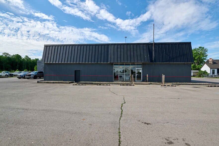 More Photos Of 7464 Sharon Mercer Rd, Mercer General Retail For Sale