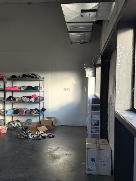 More Photos Of 1202 Industrial Dr, Warsaw Industrial For Sale