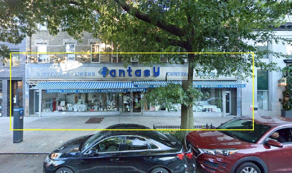 Primary Photo Of 30-34 Steinway St, Astoria General Retail For Lease