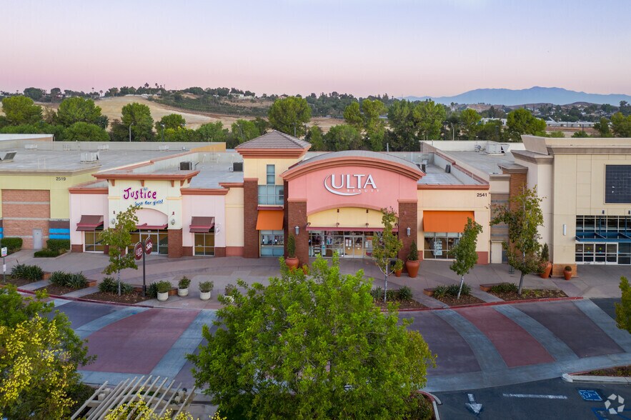 More Photos Of 2430-3485 Cajalco Rd, Corona Unknown For Lease