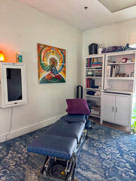 More Photos Of 77682 Country Club Dr, Palm Desert General Retail For Sale