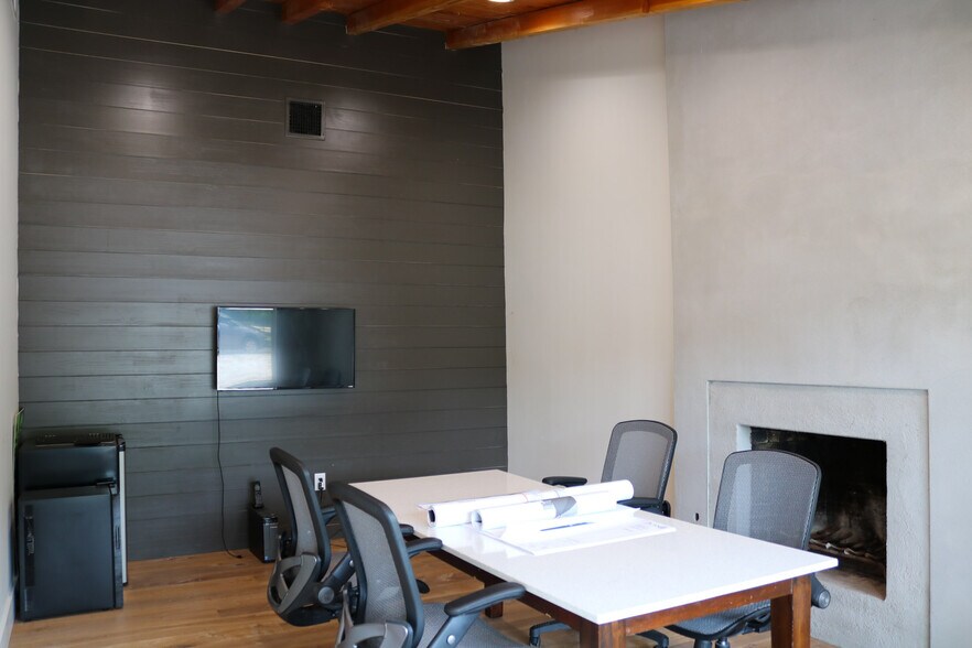 More Photos Of 7081 Heuermann Rd, San Antonio Office For Sale