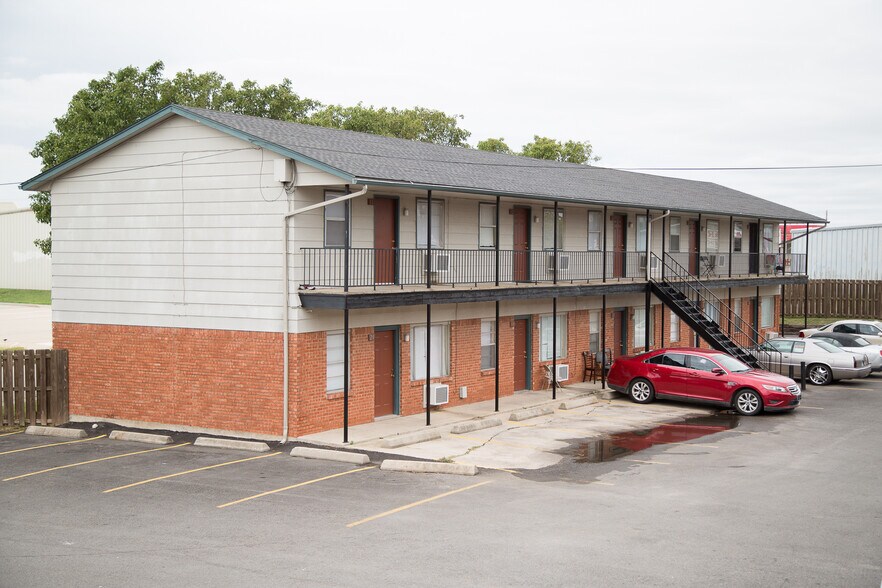 More Photos Of 2007 NW Lindy Ave, Lawton Apartments For Sale