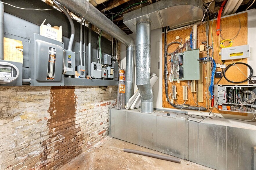 More Photos Of 1847-1855 Massachusetts Ave, Cambridge General Retail For Sale