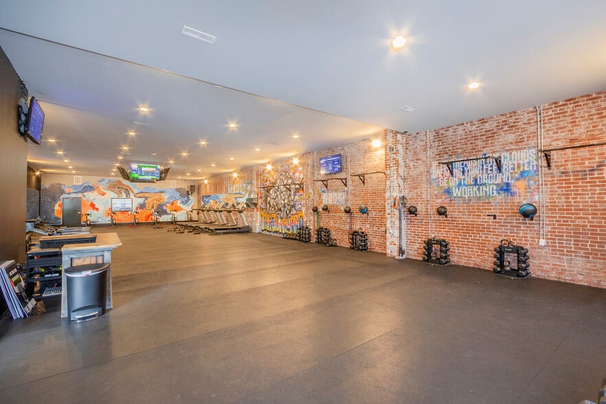 More Photos Of 107 E Orr St, Anderson General Retail For Sale