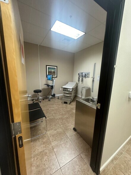 More Photos Of Prairie City Rd @ Willard Dr, Folsom Unknown For Lease