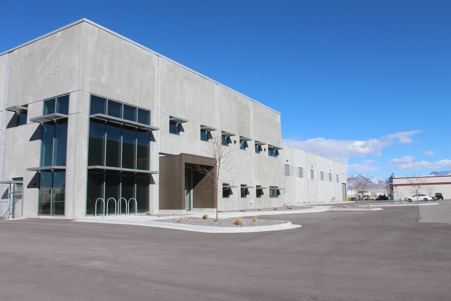 More Photos Of 3070 W Directors Row, Salt Lake City Manufacturing For Lease