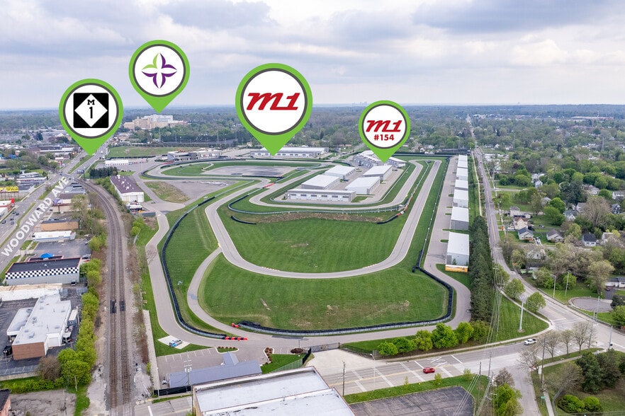 More Photos Of 154 W Speed Way, Pontiac Parking Garage For Sale