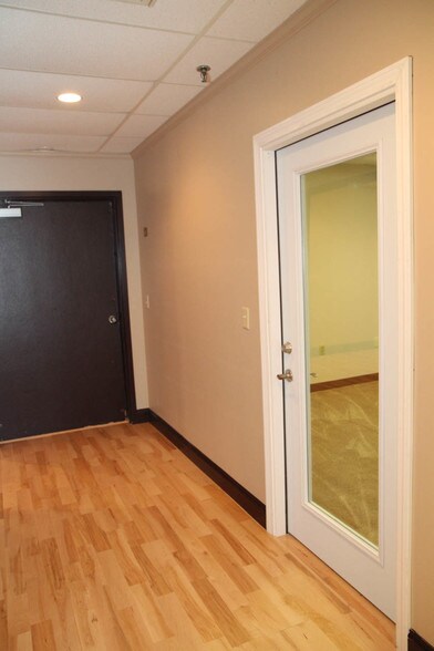 More Photos Of 1356 Washington St, Bath Storefront Retail Office For Lease