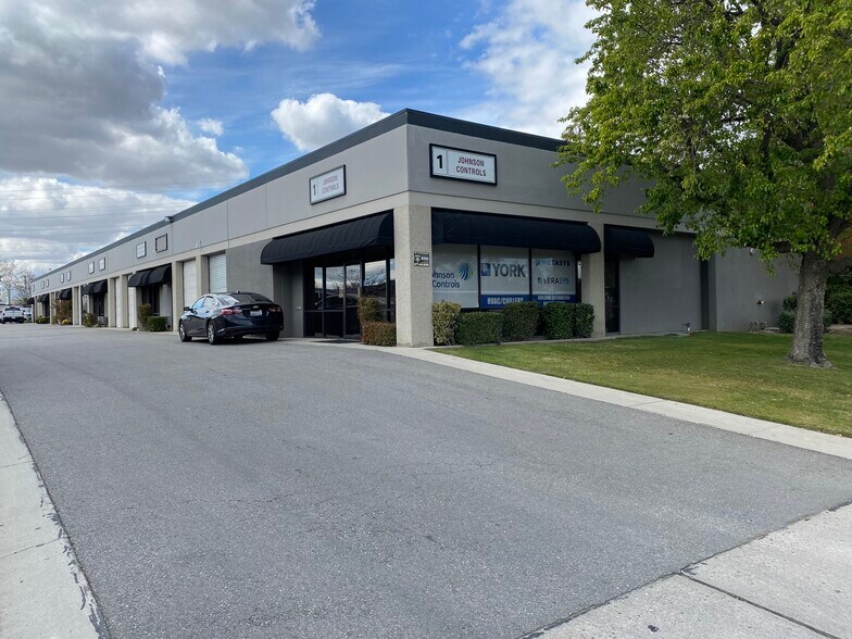More Photos Of 2015 Westwind Dr, Bakersfield Warehouse For Lease