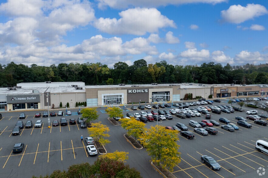 More Photos Of 2350 Central Park Ave, Yonkers Freestanding For Lease