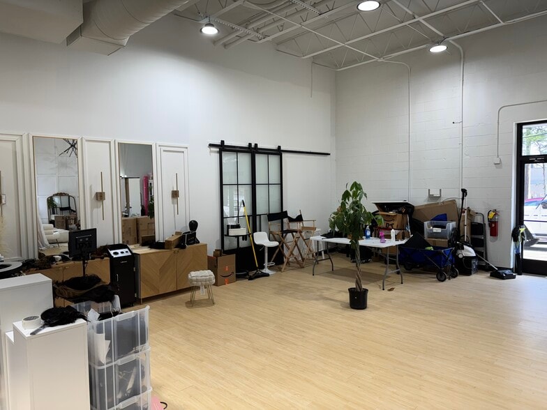 More Photos Of 250 Laredo Dr, Decatur Light Distribution For Lease