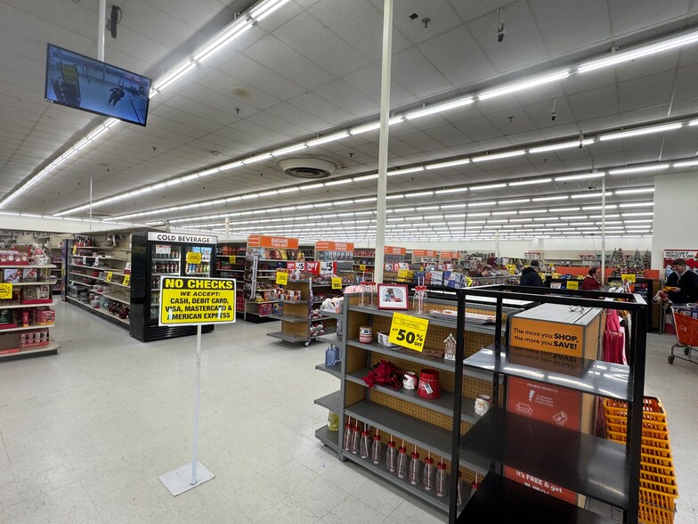 More Photos Of 644 W Market St, Tiffin Freestanding For Sale