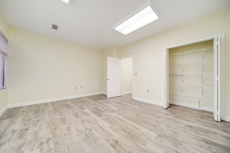 More Photos Of 180 N Belvedere Dr, Gallatin Office Residential For Lease