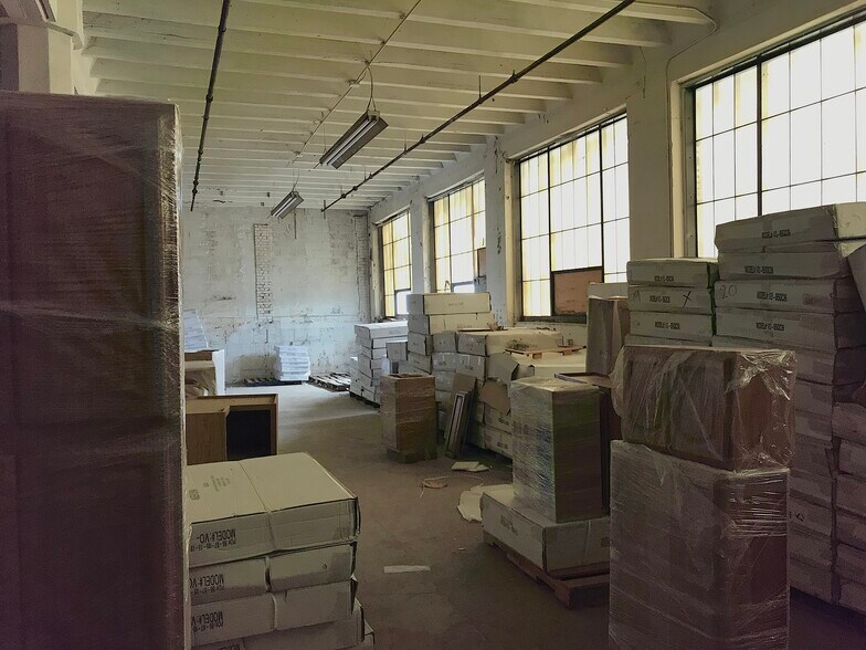 Primary Photo Of 2-6 Lister Ave, Newark Warehouse For Lease