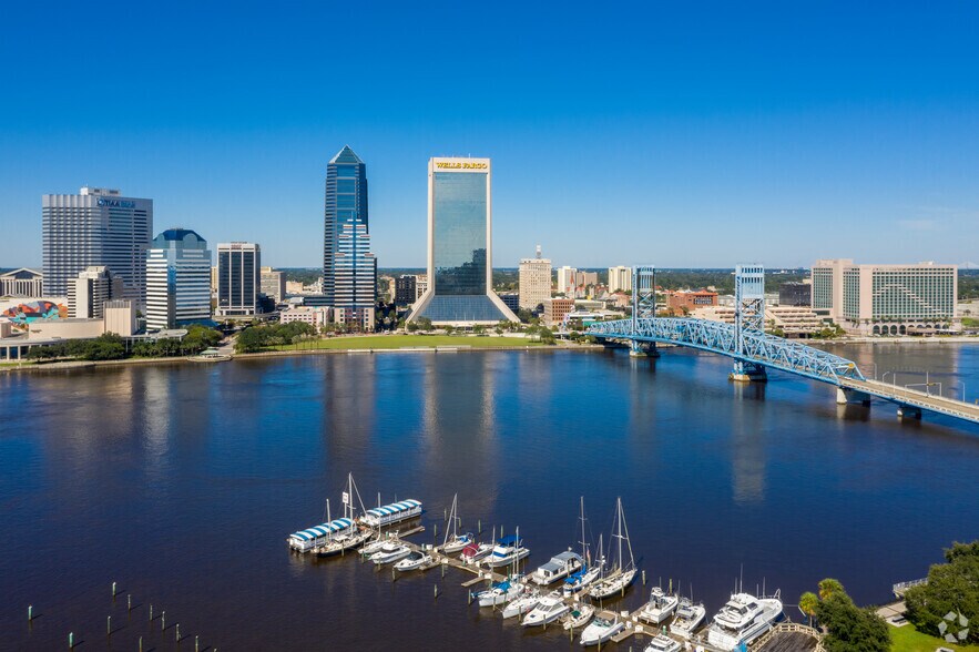 More Photos Of 50 N Laura St, Jacksonville Office For Lease