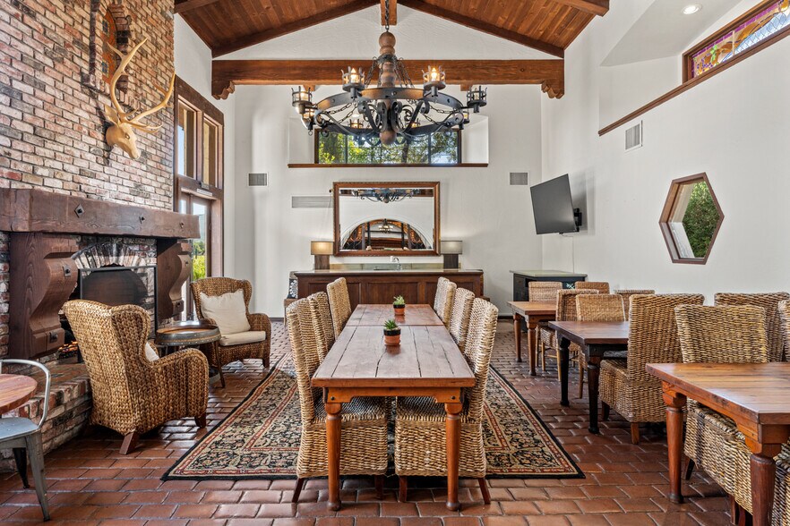 More Photos Of 501 Parducci Rd, Ukiah Restaurant For Lease