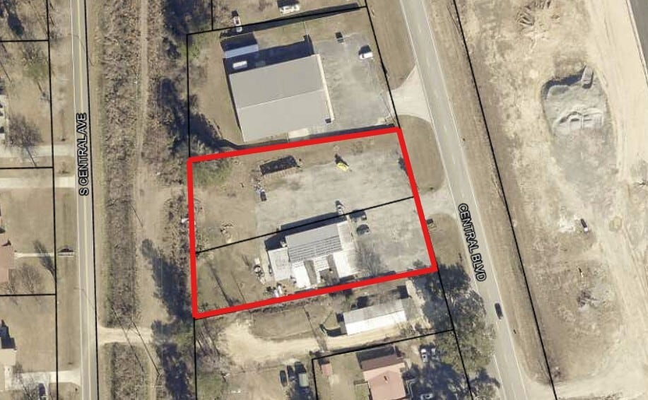 More Photos Of 65 Central Blvd, Guyton Freestanding For Sale