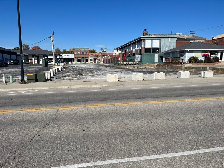 More Photos Of 118 W 4th St, Fulton Land For Lease